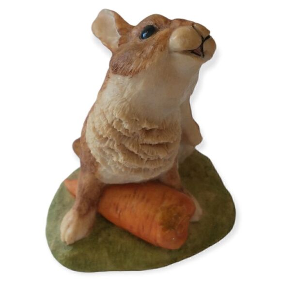 Bunny Rabbit Figure VCH England Vintage Scratching Ear Handpainted Resin Carrot. - Picture 10 of 16